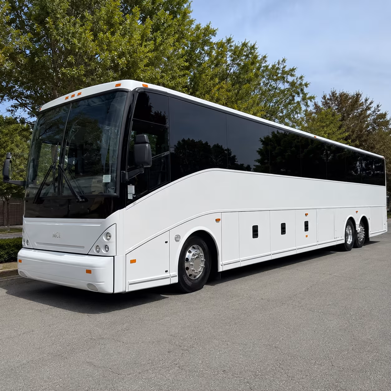 airport bus rentals for hunting ski and outdoor recreation groups in montana