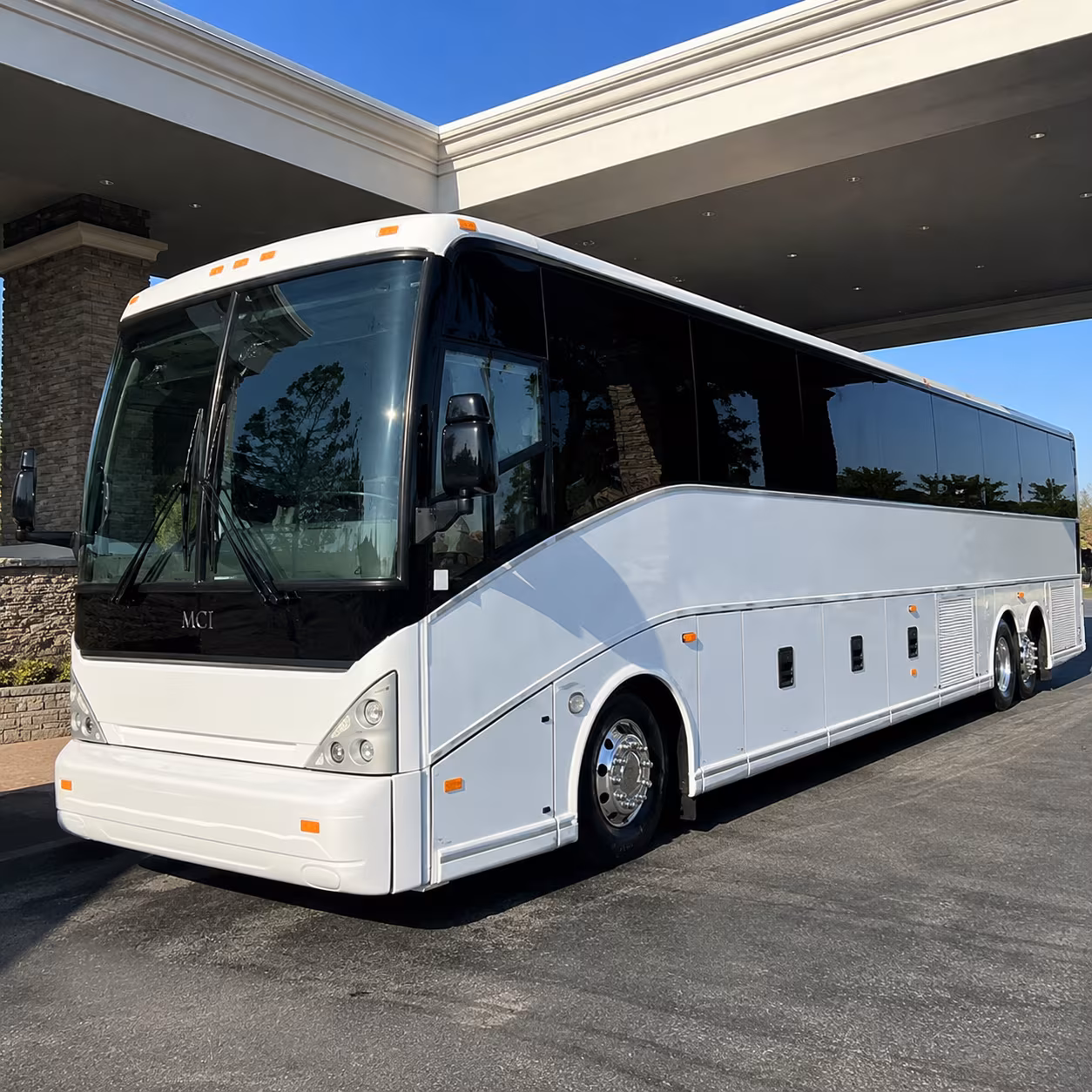 airport shuttle buses for yellowstone and regional tour groups flying into bil